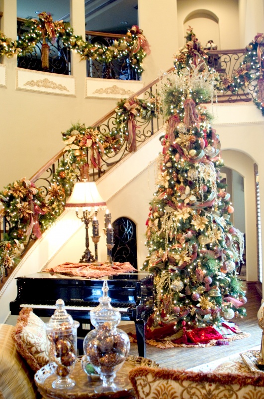 2454577841 79 Amazing Christmas Tree Decorations