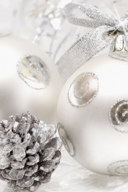 640white-christmas-table-decorating-ideas 79 Amazing Christmas Tree Decorations