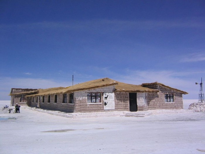 Palacio de Sal It means palace of salt. It is located in Salar de Uyuni, Bolivia. The whole hotel is made of salt blocks except for the toilets and the roof. The hotel consists of 15 bedrooms, dining room, living room and a bar.