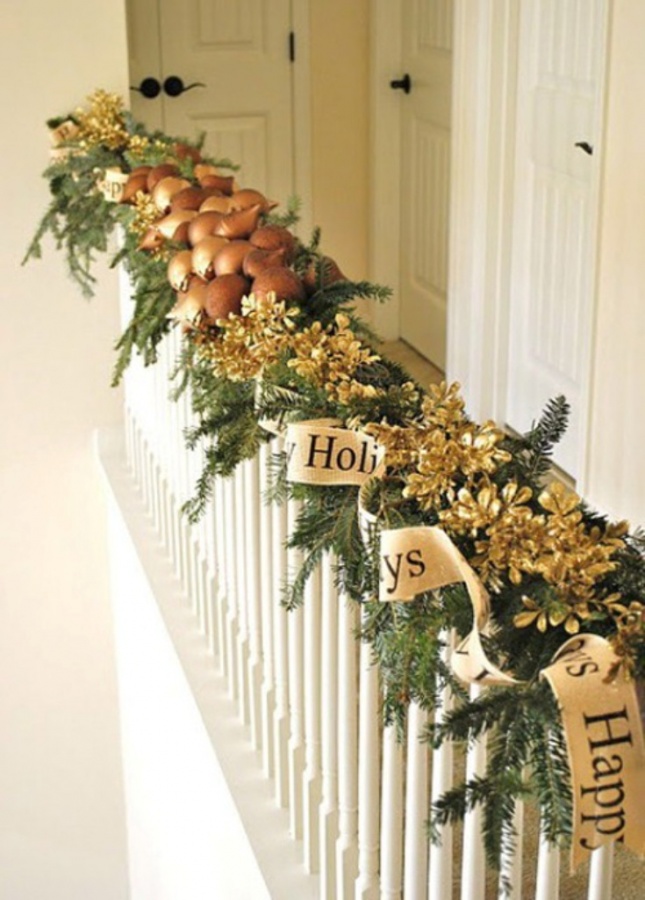Christmas-Stairs-Decorations-Ideas-45 65+ Dazzling Christmas Decorating Ideas for Your Home in 2020