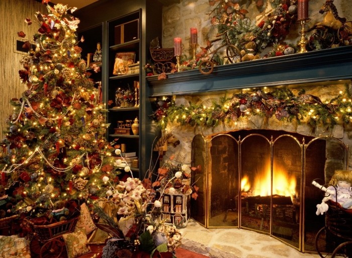 Did You Throw Your Christmas Tree? If It Is Not, Don’t Do This 3 Christmas-Tree-Fireplace-1024-127315