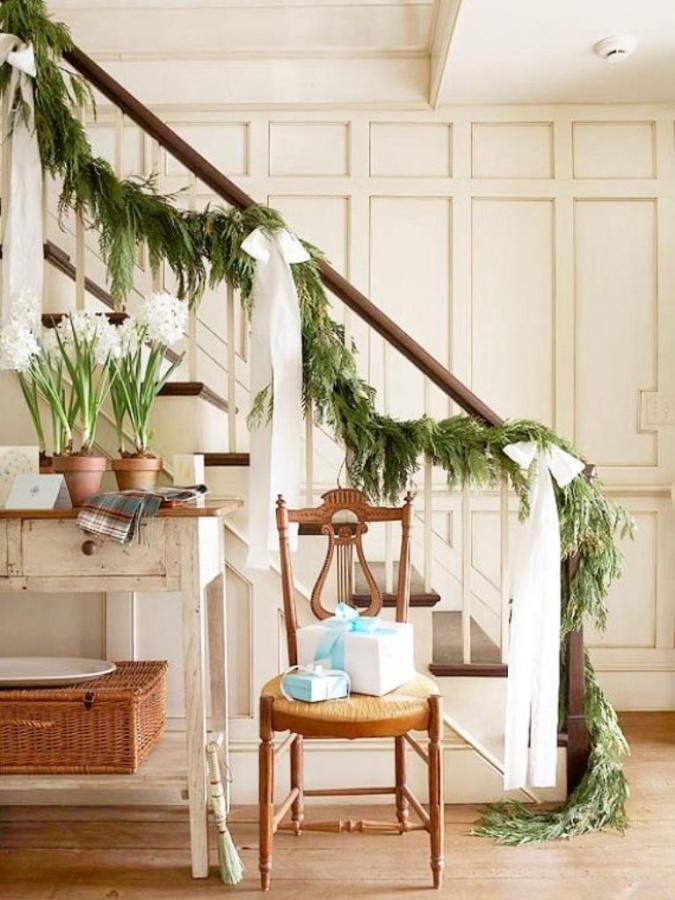 Christmas-garland-decorating-ideas 65+ Dazzling Christmas Decorating Ideas for Your Home in 2020
