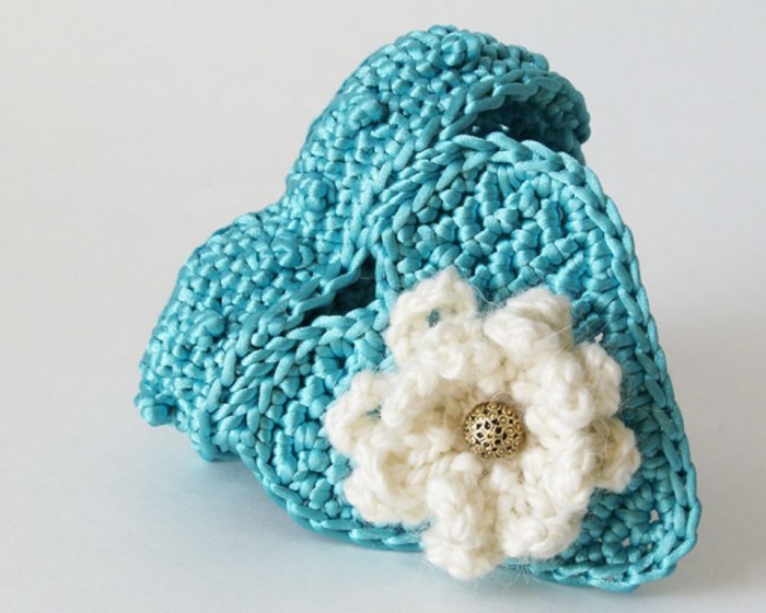 Crochet heart trinket box turquoise03