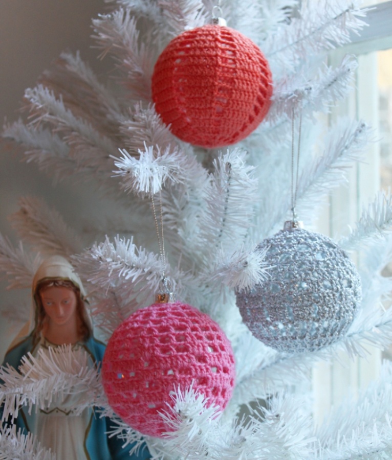 Crocheted-Christmas-ornament1 Stunning Crochet Patterns To Decorate Your Home & Make Accessories