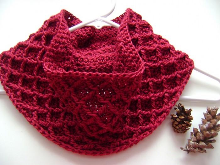 Diamond-Crochet-Cowl 10 Fascinating Ideas to Create Crochet Patterns on Your Own