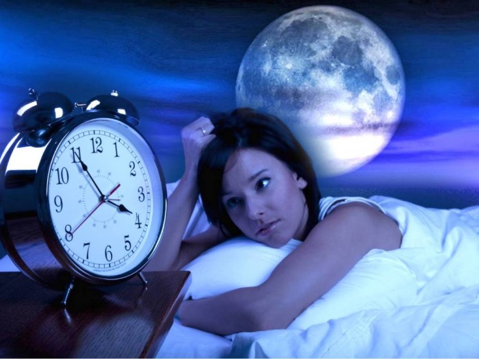 Full-moon-sleep What Are the Risks of Sleeping Less Than 6 Hours a Night?