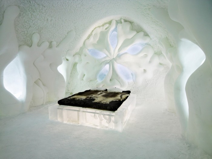 Top 30 World's Weirdest Hotels ... Never Seen Before! 45 IceHotel-23