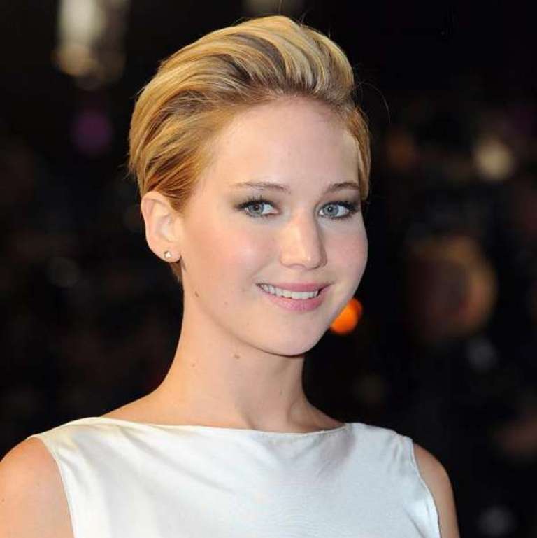 Jennifer-Lawrence-New-Look-Dye-Hair-Boyish-Haircut-of-Hunger-Games-2 20 Worst Celebrities Hairstyles