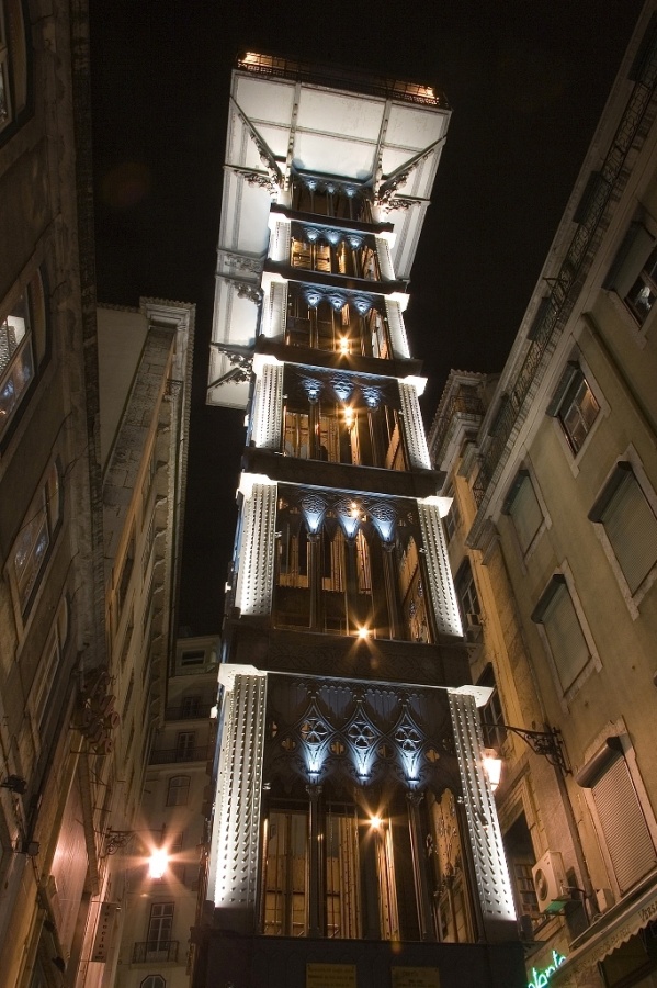 Lisbon_Lisboa_historic_elevator_Santa_Justa_Luca_Galuzzi_2006 The World's 20 Weirdest & Craziest Elevators