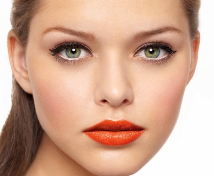 Makeup-Tips-for-Making-Small-Eyes-Look-Bigger