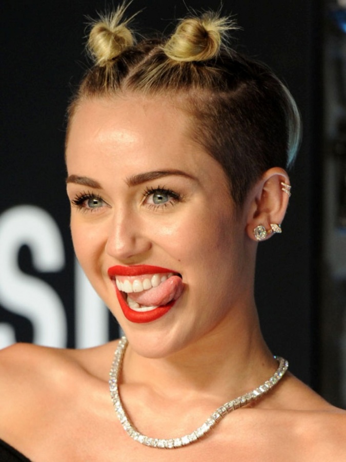 Miley-Cyrus-MTV-Video-Music-Awards-2013 20 Worst Celebrities Hairstyles