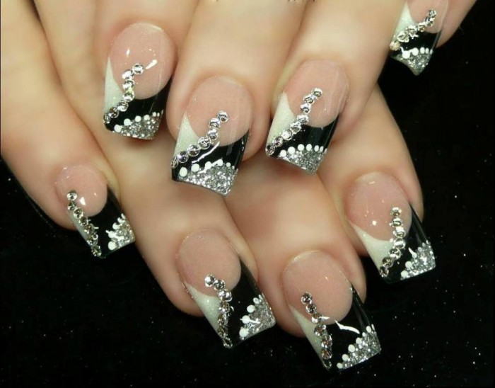 Top 10 Latest Beauty Trends That You Should Try 42 Nail-Art-Designs-for-Christmas19