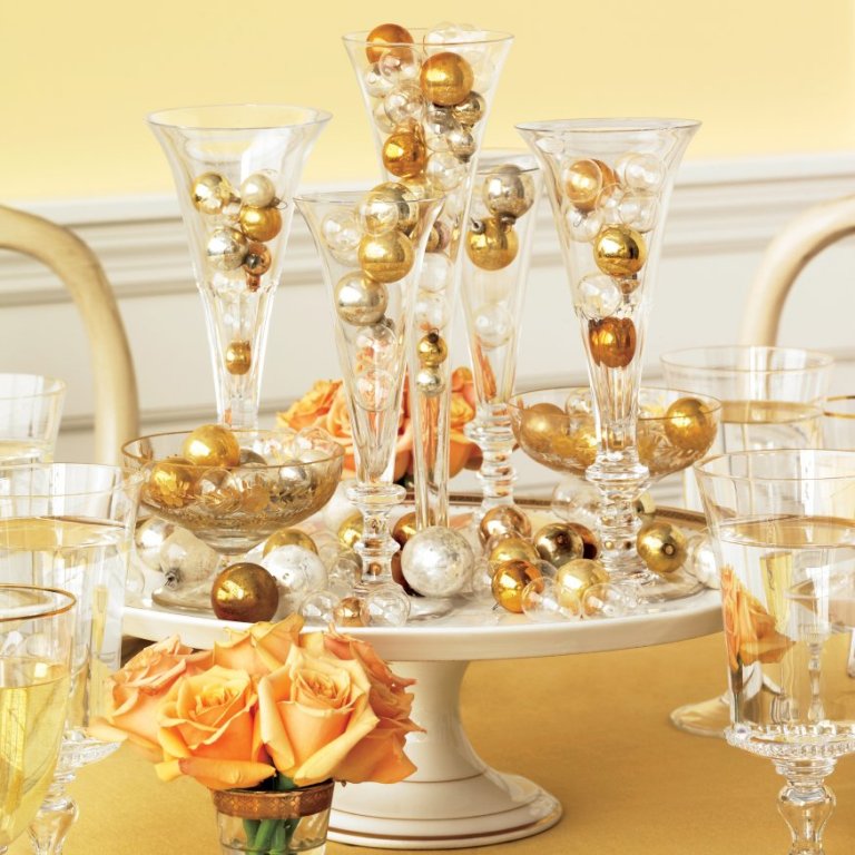 New-Years-Centerpiece1 Awesome & Breathtaking Ideas for New Year's Holiday Decorations