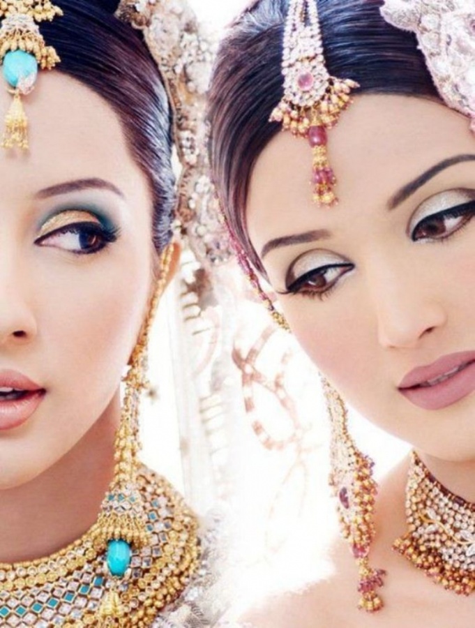 Pretty-Bridal-Makeup-Styles-08 Differences between Engagement & Wedding Make-up, What Are They?
