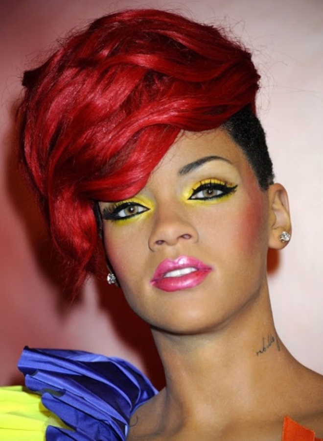 Rihanna-Short-Layered-Hairstyles-2013 20 Worst Celebrities Hairstyles