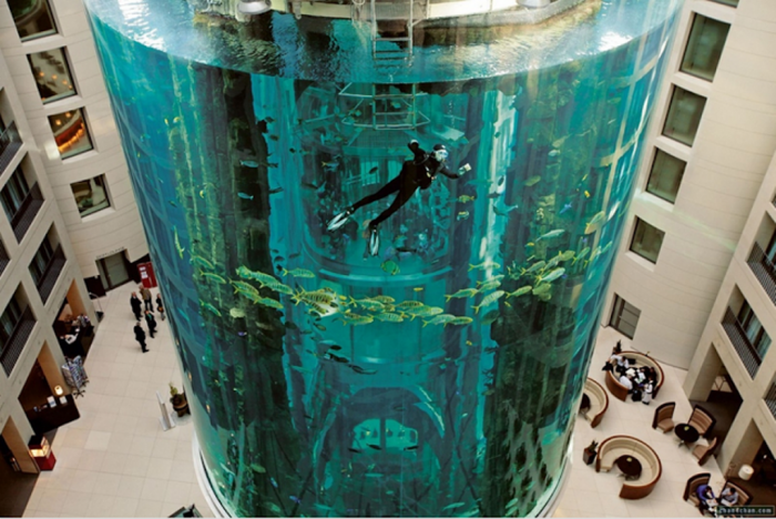 Simon-Seeks1 The World's 20 Weirdest & Craziest Elevators