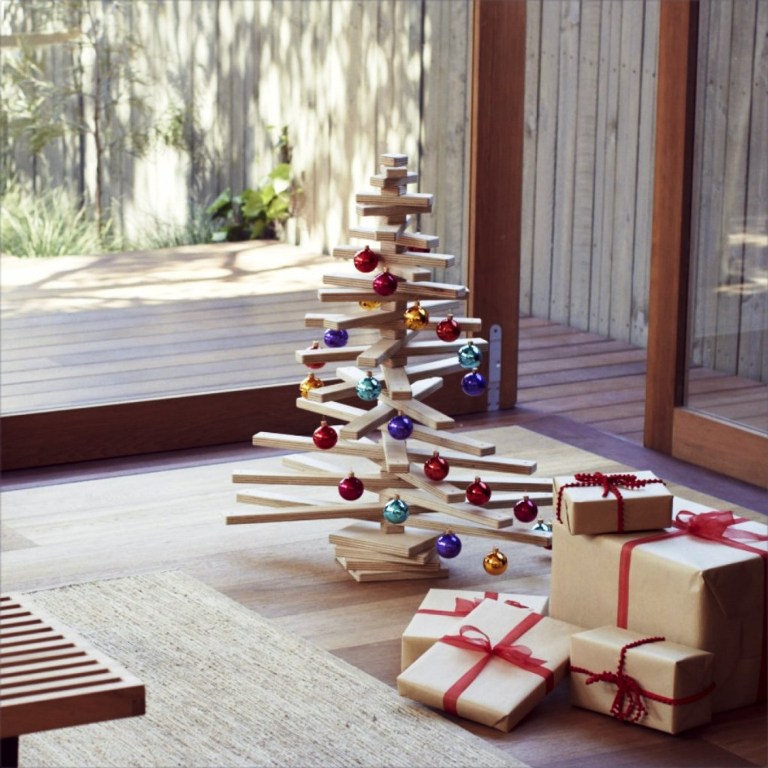 Simple Traditional Christmas tree Decor