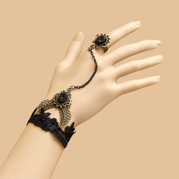 The-palace-of-Europe-and-the-United-States-retro-Jewelry-Bracelet-Wristband-refers-to-female-lace
