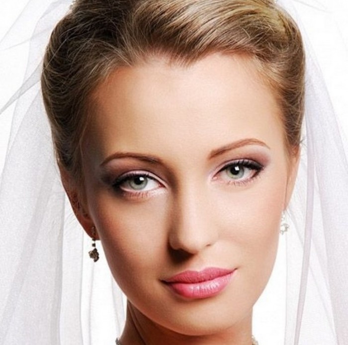 Wedding-Makeup-Tips-for-Your-Beauty-Skin-on-Wedding-Day-01 Differences between Engagement & Wedding Make-up, What Are They?