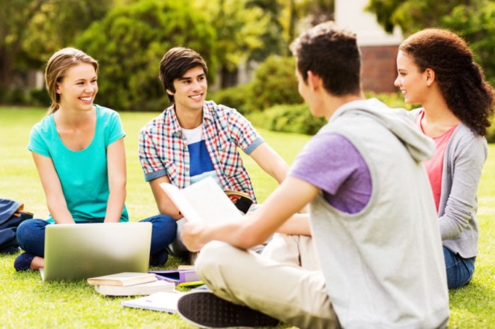 Do You Know How to Choose the Best College or University for You? 21 WideModern_BC-students_091013