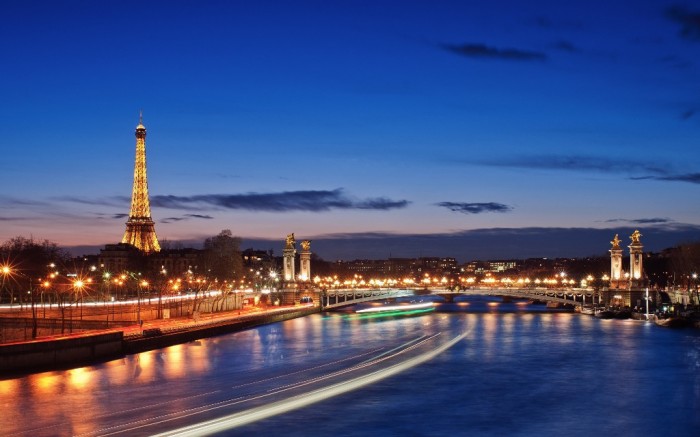 Top 10 Romantic Vacation Spots for Couples to Enjoy Unforgettable Time 11 World___France_River_Seine_037394_