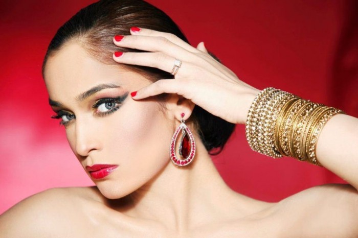 Zara-Salon-Engagement-Bridal-Makeup-Overlook-08
