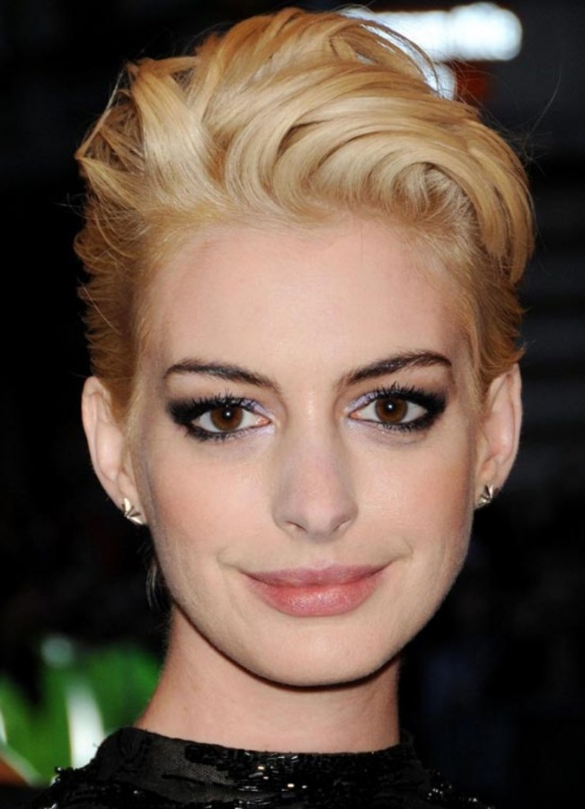 Anne Hathaway with her bleached blonde and short hair