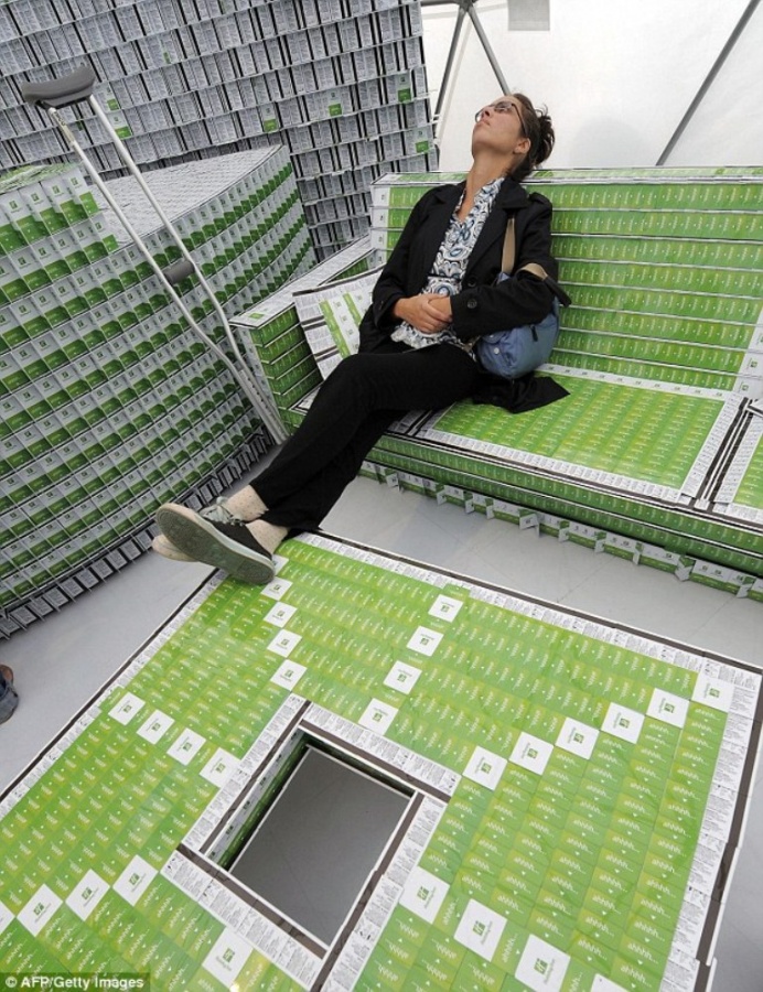 Top 30 World's Weirdest Hotels ... Never Seen Before! 25 article-1214284-067A42DA000005DC-199_634x824