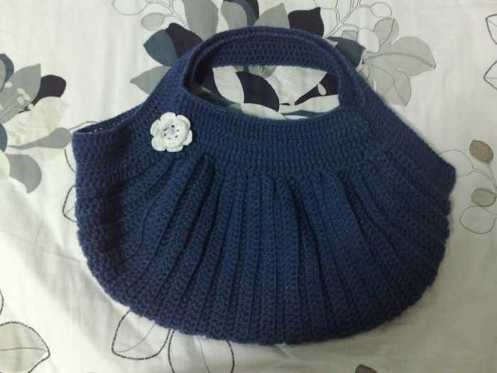 blue-color-crochet-bags-collection