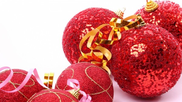 christmas_decorations_balloons_red_glitter_ribbon_41407_1366x768