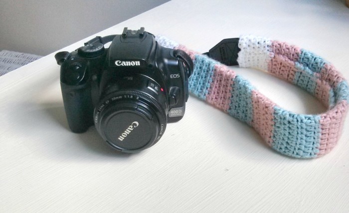 Crochet camera strap