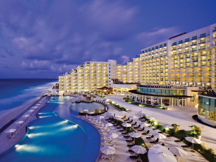 cn_image_0.size_.cancun-palace-canc-n-mexico-102264-1 Top 10 Romantic Vacation Spots for Couples to Enjoy Unforgettable Time