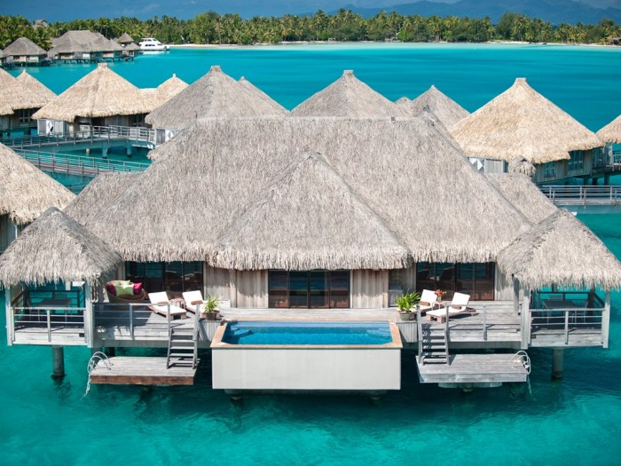 cn_image_2.size_.st-regis-bora-bora-resort-bora-bora-french-polynesia-110155-3 Top 10 Romantic Vacation Spots for Couples to Enjoy Unforgettable Time