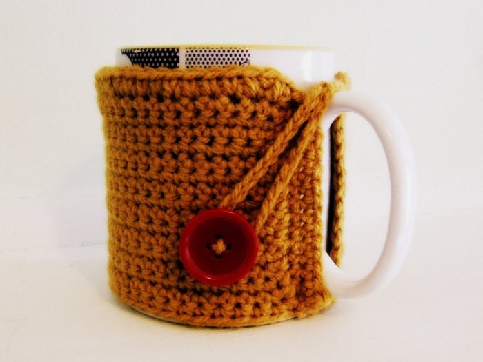 crochet mug cosy angle