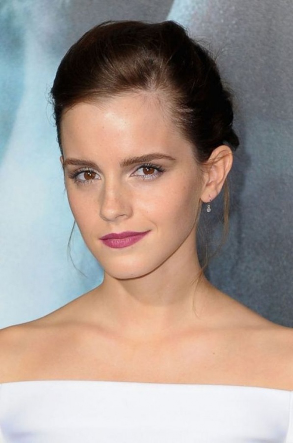 Top 10 Latest Beauty Trends That You Should Try 12 emma-watson-lipstick-h724