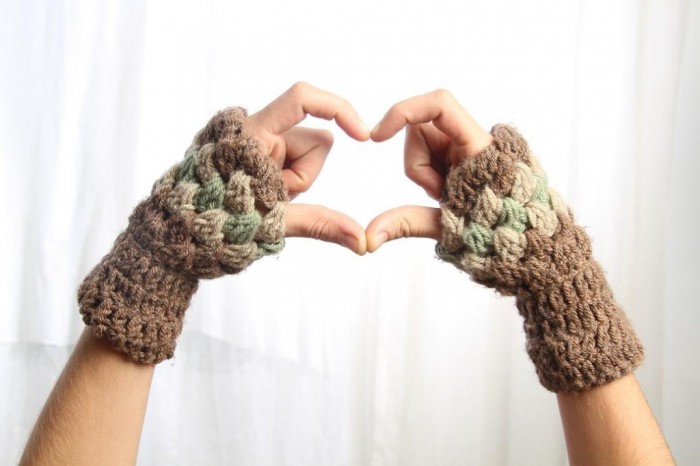 fingerless-crochet-mittens-2013-5