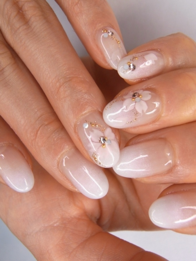 Top 10 Latest Beauty Trends That You Should Try 37 floral_nail_art