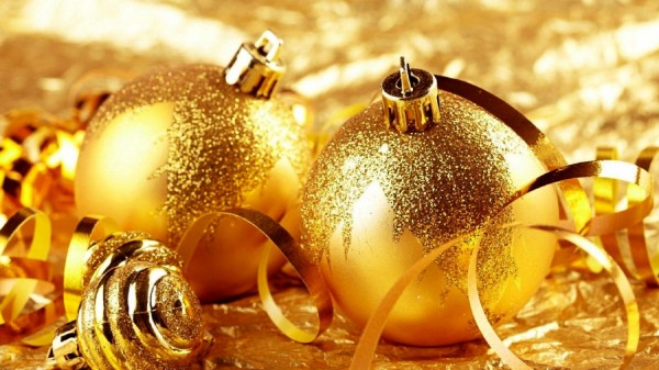golden-christmas-nature-decorations-gold-glitter-holiday-attributes-hd-277001 79 Amazing Christmas Tree Decorations