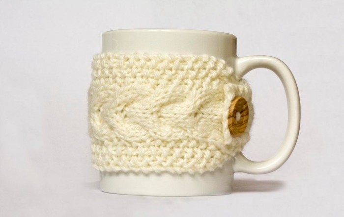Crochet covers for mugs and jars with the ability to personalize them
