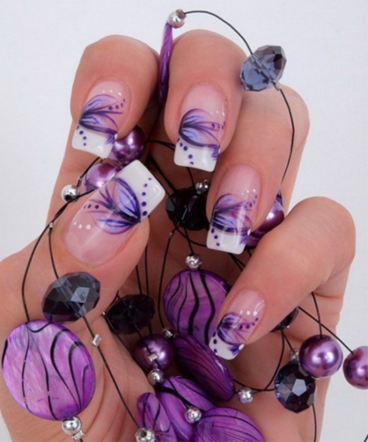 latest-nail-art-design-for-christmas-2013-new-year-2014-12 Top 10 Latest Beauty Trends That You Should Try
