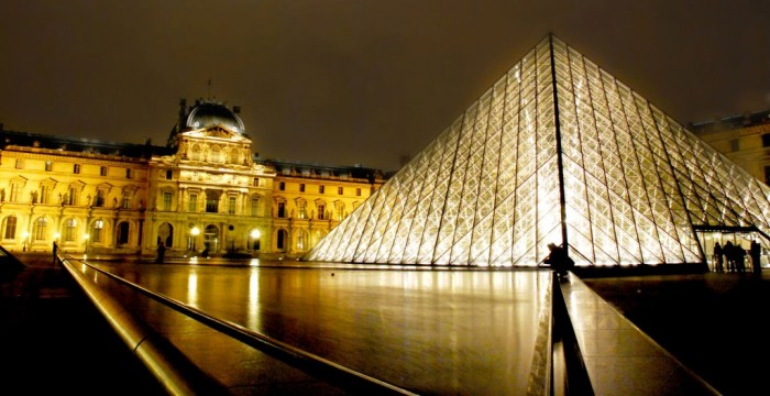 louvre-museum Top 10 Romantic Vacation Spots for Couples to Enjoy Unforgettable Time