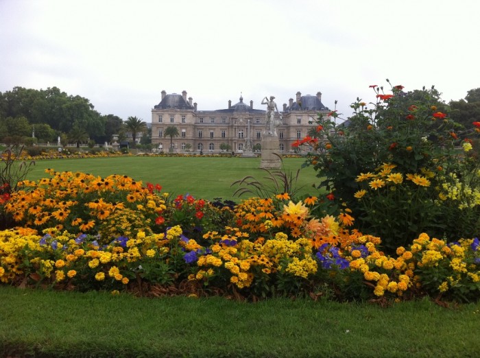 Top 10 Romantic Vacation Spots for Couples to Enjoy Unforgettable Time 7 luxembourg-gardens-paris-france