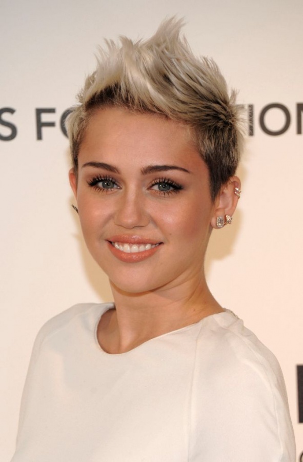 miley-cyrus-march-2013 20 Worst Celebrities Hairstyles