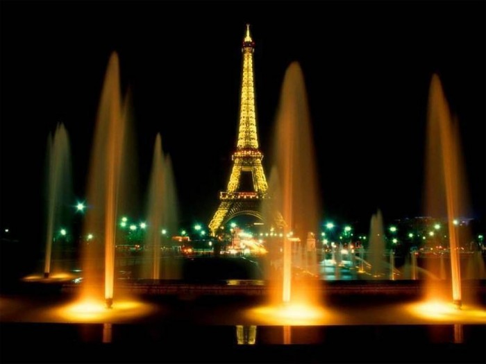 Top 10 Romantic Vacation Spots for Couples to Enjoy Unforgettable Time 5 paris-03