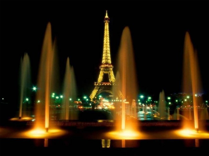 paris-03 Top 10 Romantic Vacation Spots for Couples to Enjoy Unforgettable Time