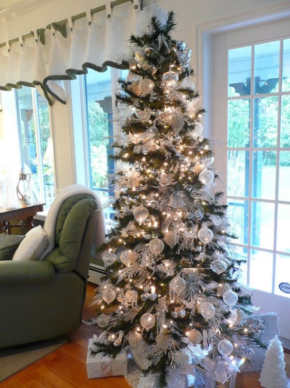 snow-christmas-tree