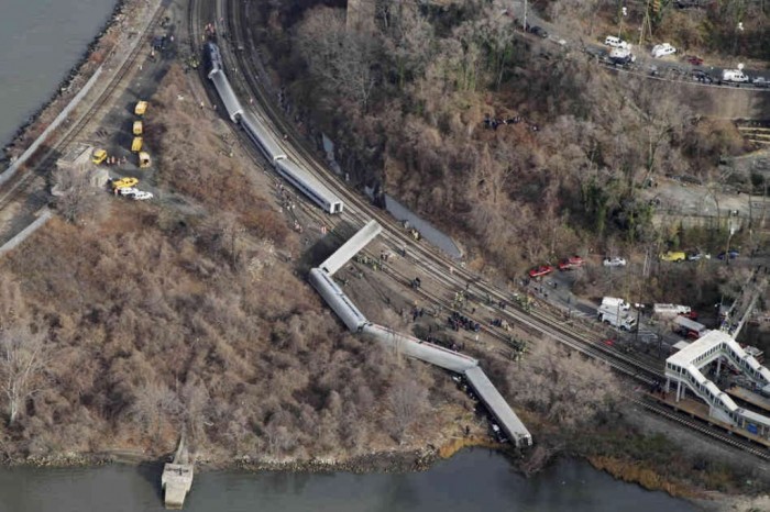 Spuyten Duyvil derailment in the United States on December 1, 2013 which resulted in the death of 4 persons and the injury of 63.
