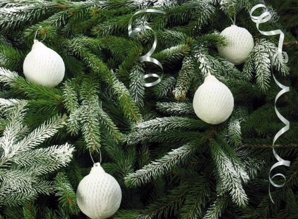tree_needles_christmas_decorations_snow_holiday_christmas_50819_1600x1180 79 Amazing Christmas Tree Decorations