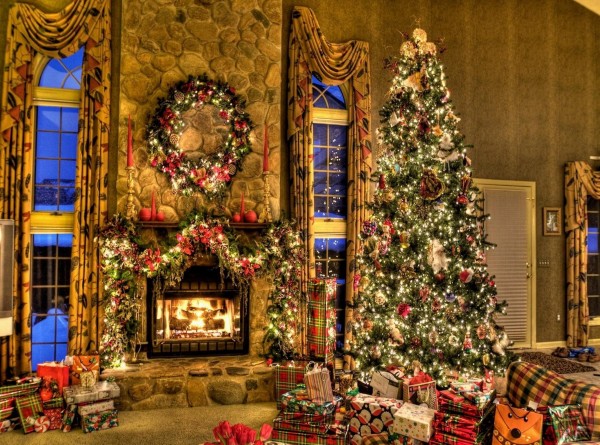 uredjenje-doma-ukrasi-na-kaminu-06 79 Amazing Christmas Tree Decorations