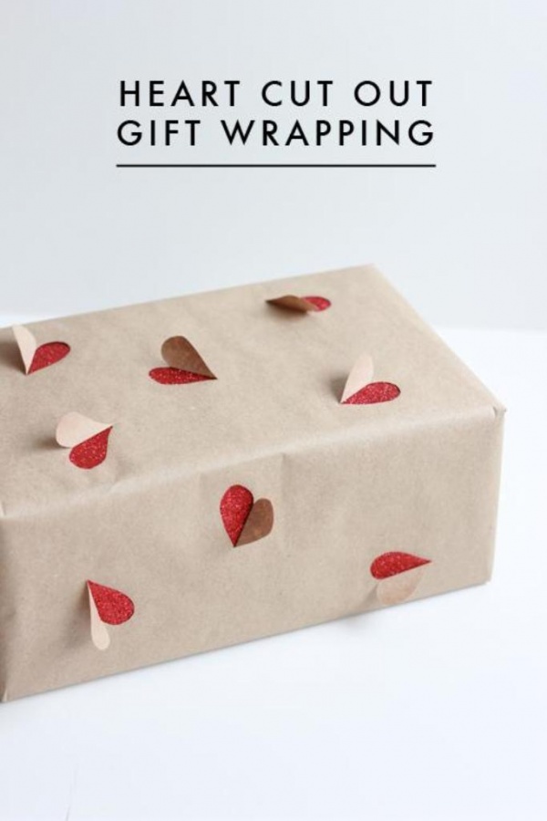 40 Creative & Unusual Gift Wrapping Ideas 30 2-simple-valentines-day-gift-wrapping-ideas-L-pfq1qW